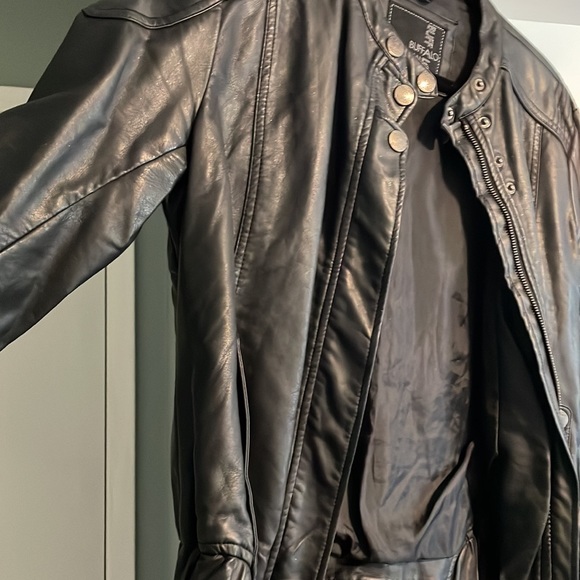 Closet clean out! - Picture 2 of 3